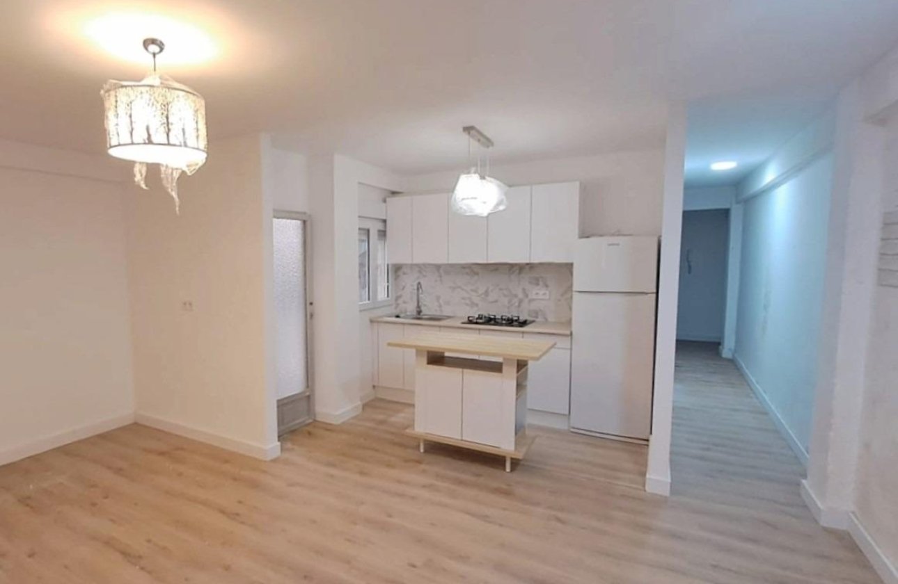 Resale - Apartment -
Torrevieja - Centro