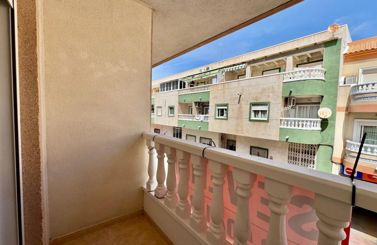 Resale - Apartment -
Torrevieja - Centro