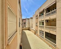Resale - Apartment -
Torrevieja - Centro