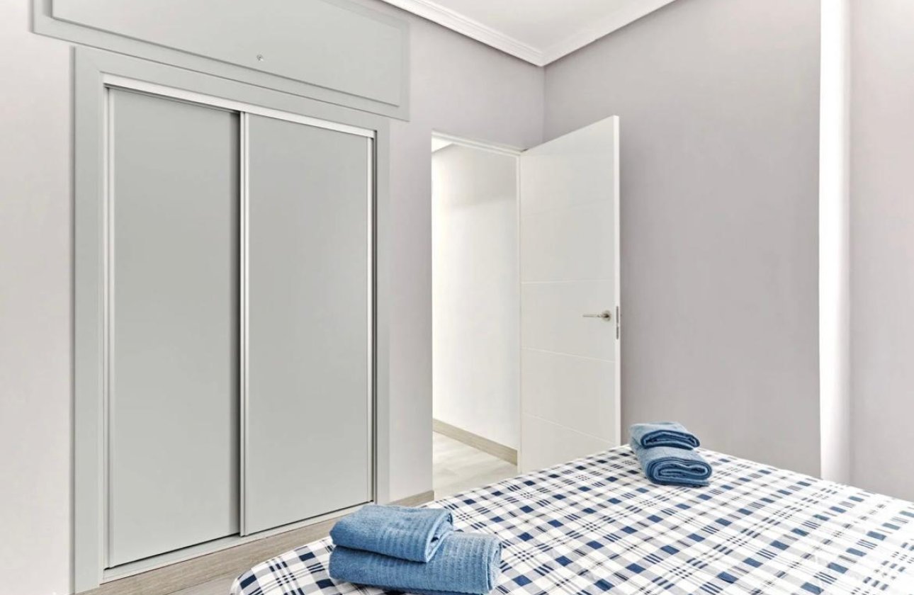 Resale - Apartment -
Torrevieja - Centro
