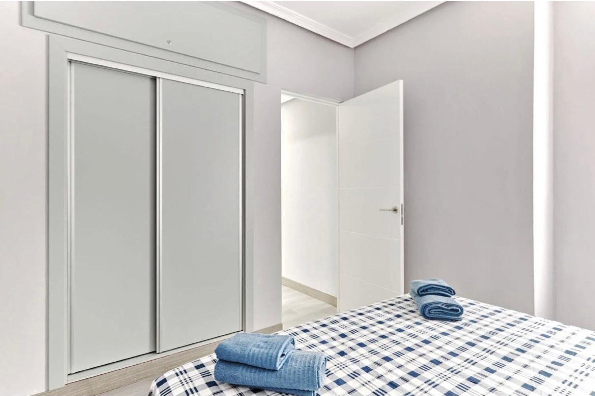 Resale - Apartment -
Torrevieja - Centro