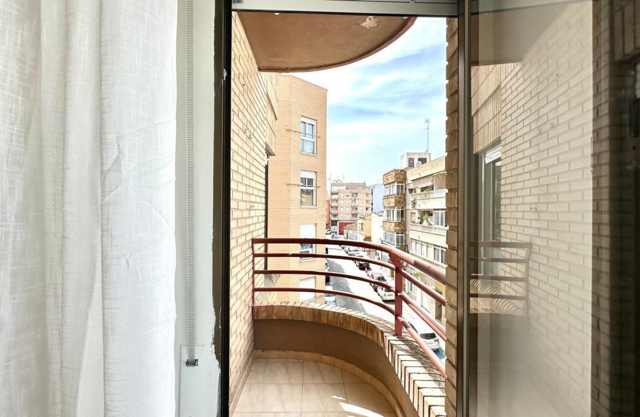 Resale - Apartment -
Torrevieja - Centro
