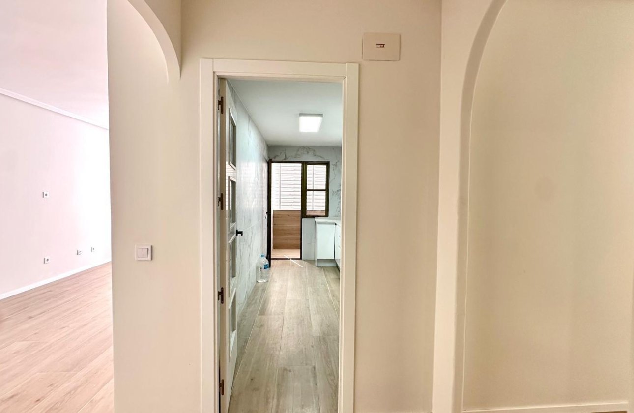 Resale - Apartment -
Torrevieja - Centro