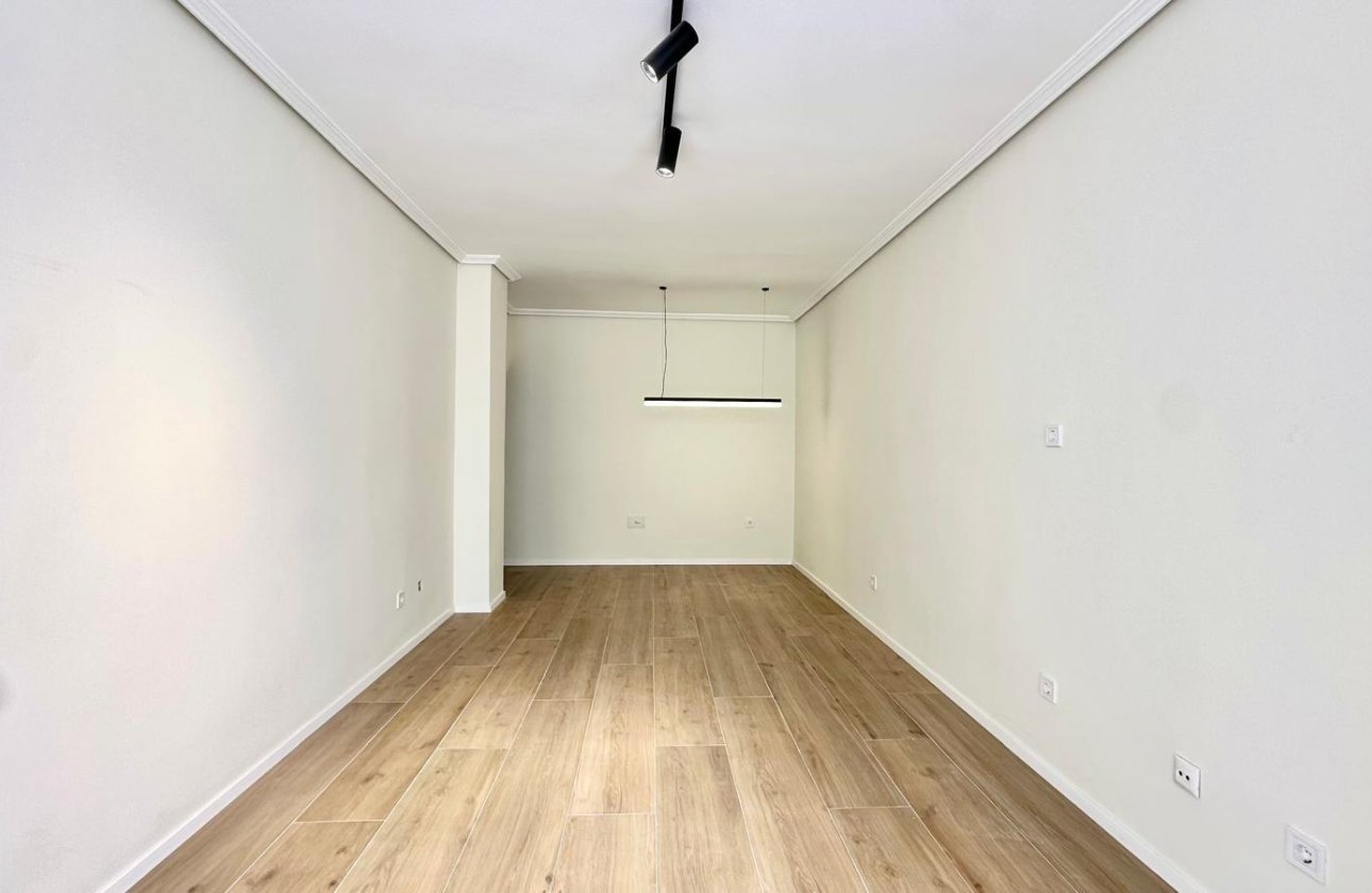 Resale - Apartment -
Torrevieja - Centro