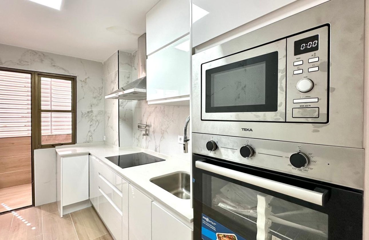 Resale - Apartment -
Torrevieja - Centro