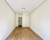 Resale - Apartment -
Torrevieja - Centro
