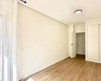 Resale - Apartment -
Torrevieja - Centro
