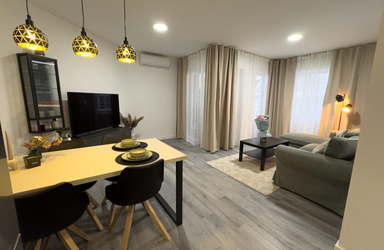 Resale - Apartment -
Torrevieja - Centro