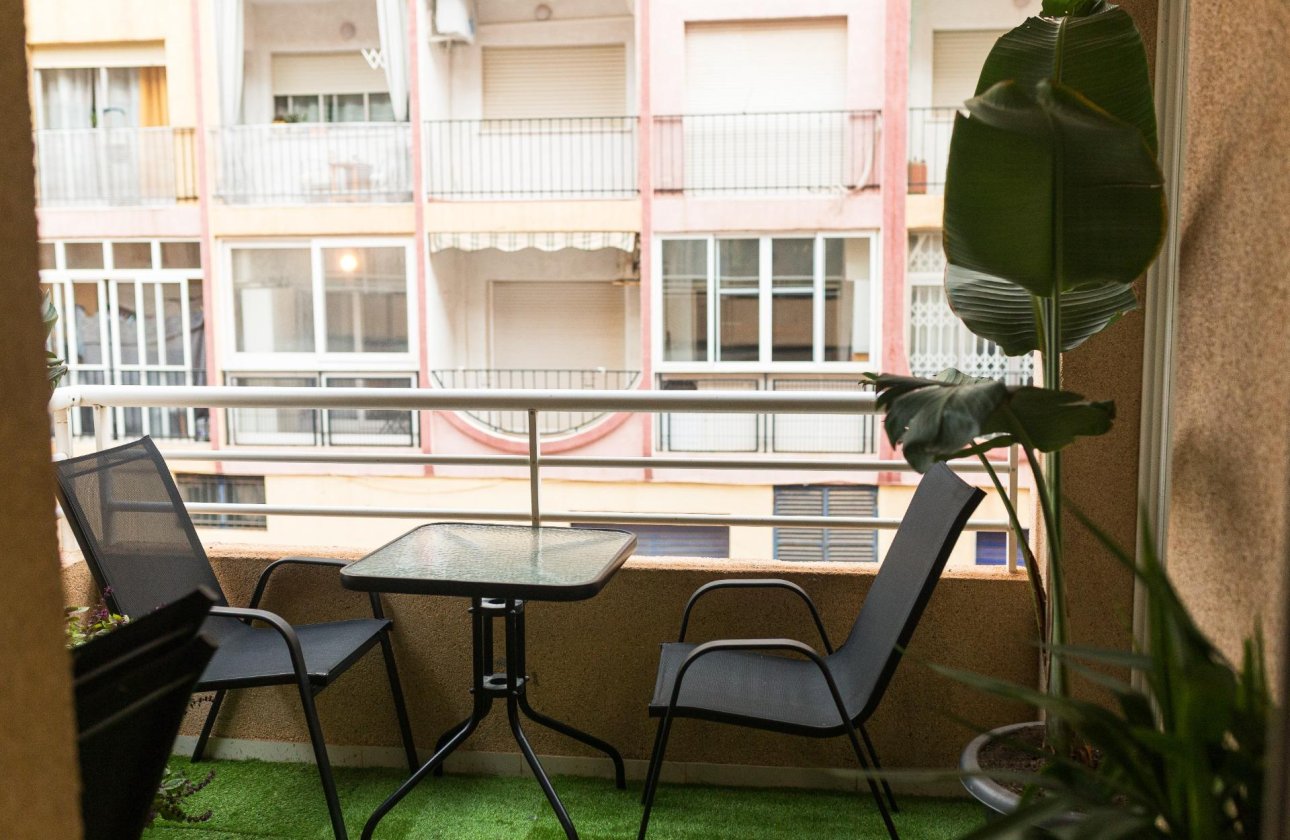Resale - Apartment -
Torrevieja - Centro