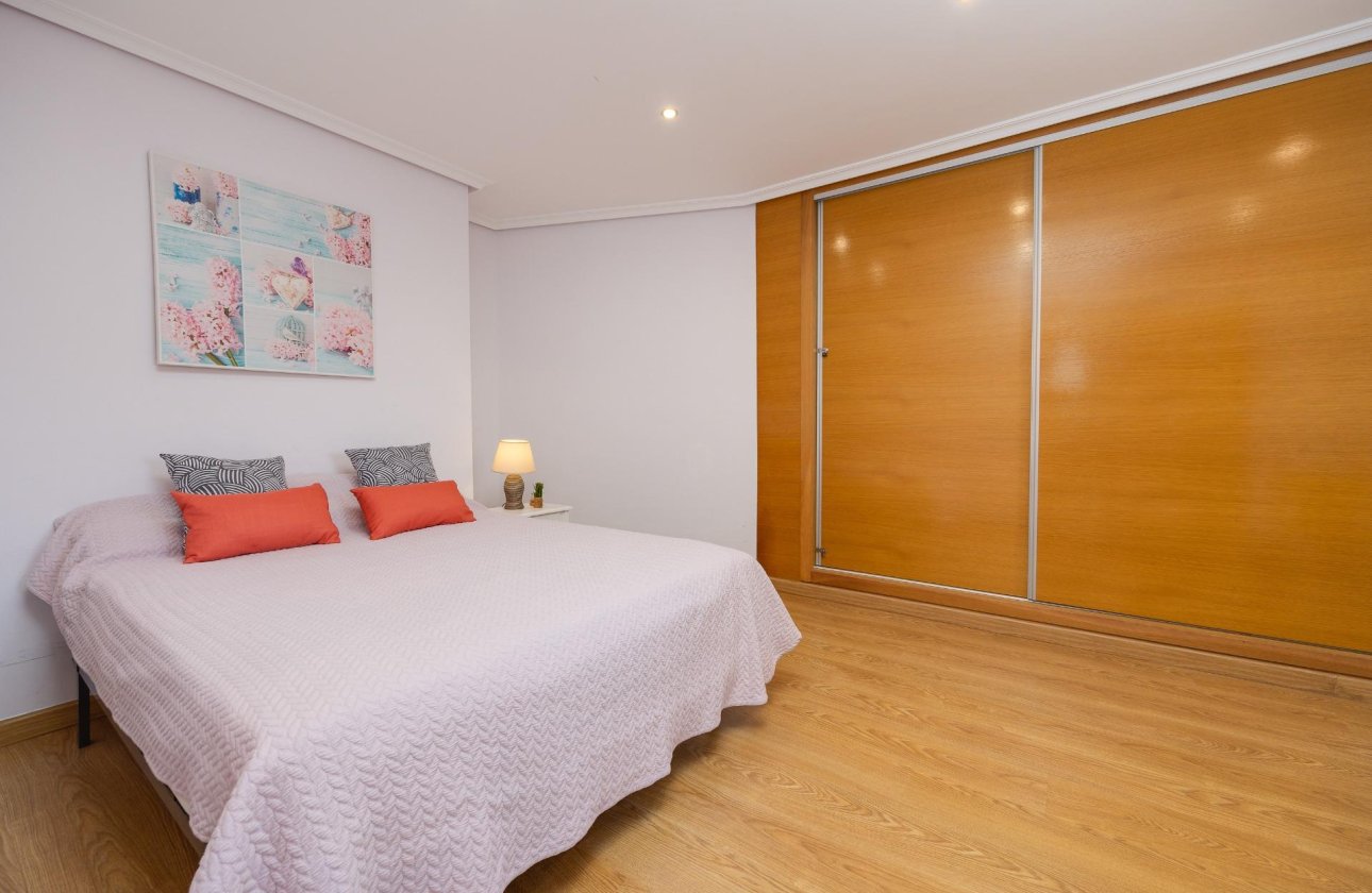 Resale - Apartment -
Torrevieja - Centro