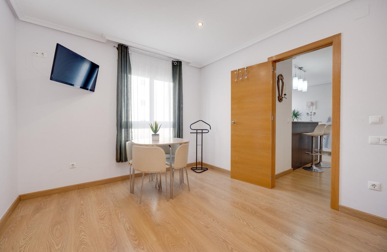 Resale - Apartment -
Torrevieja - Centro