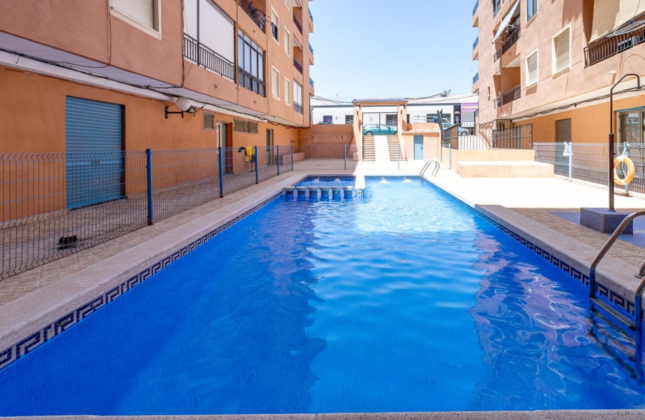 Resale - Apartment -
Torrevieja - Centro