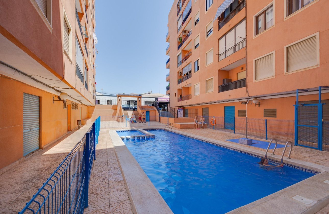 Resale - Apartment -
Torrevieja - Centro