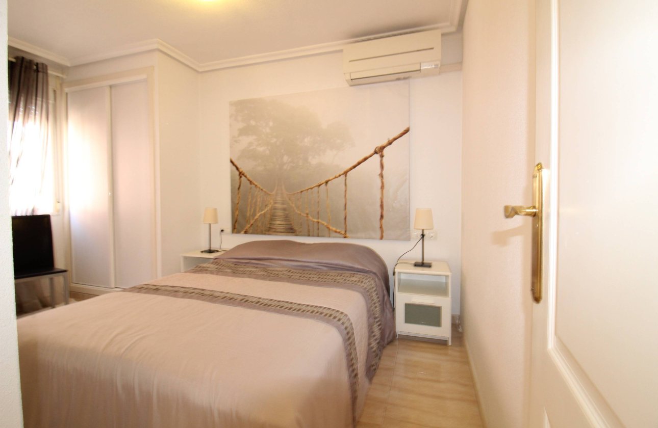 Resale - Apartment -
Torrevieja - Centro