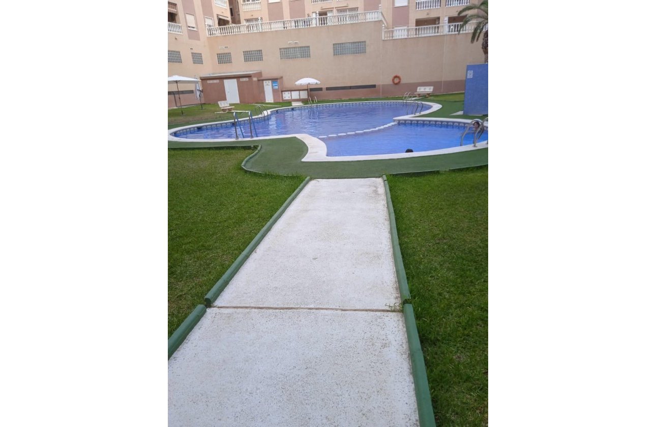 Resale - Apartment -
Torrevieja - Centro