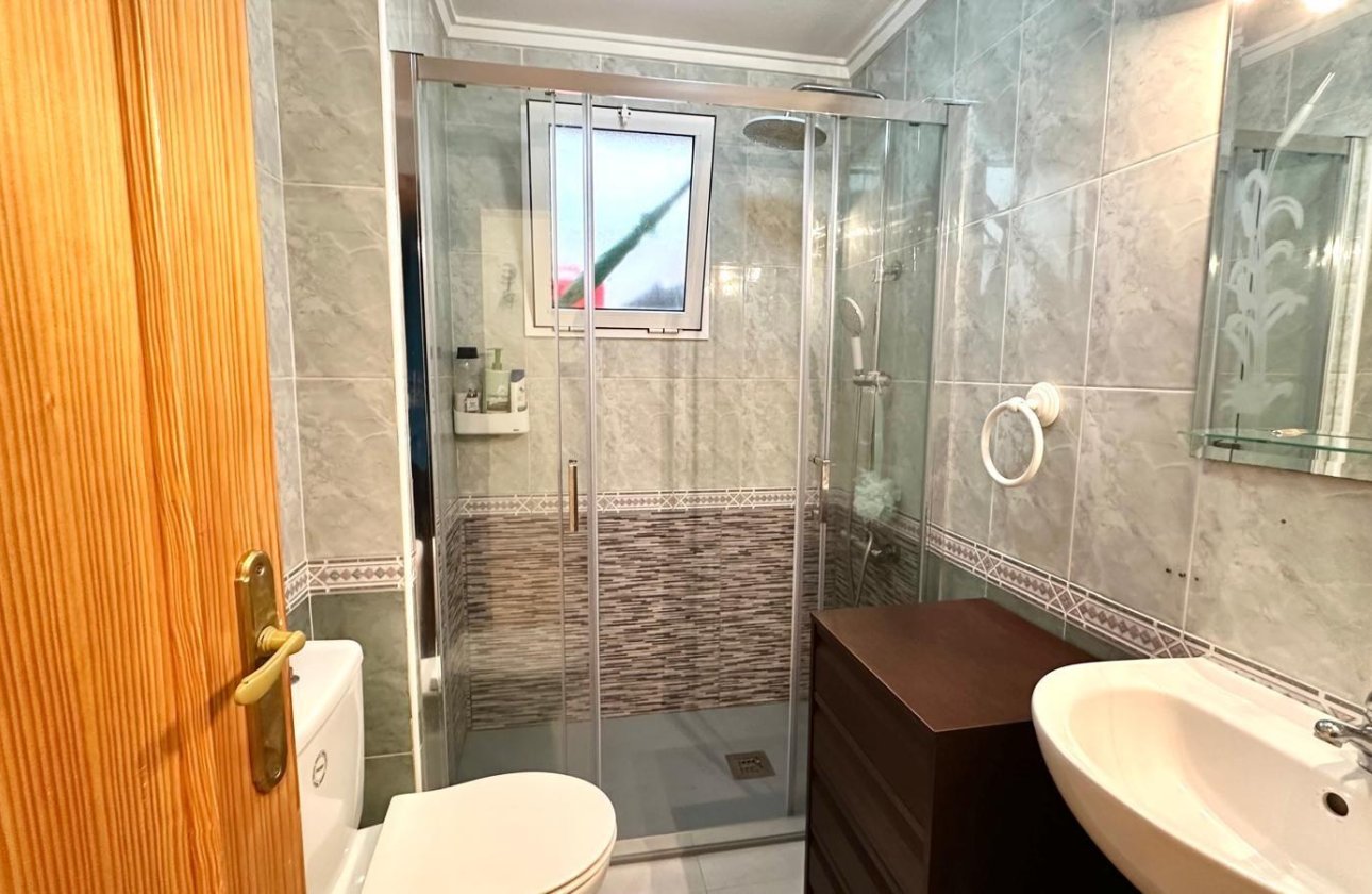 Resale - Apartment -
Torrevieja - Centro