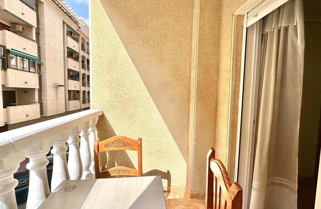 Resale - Apartment -
Torrevieja - Centro