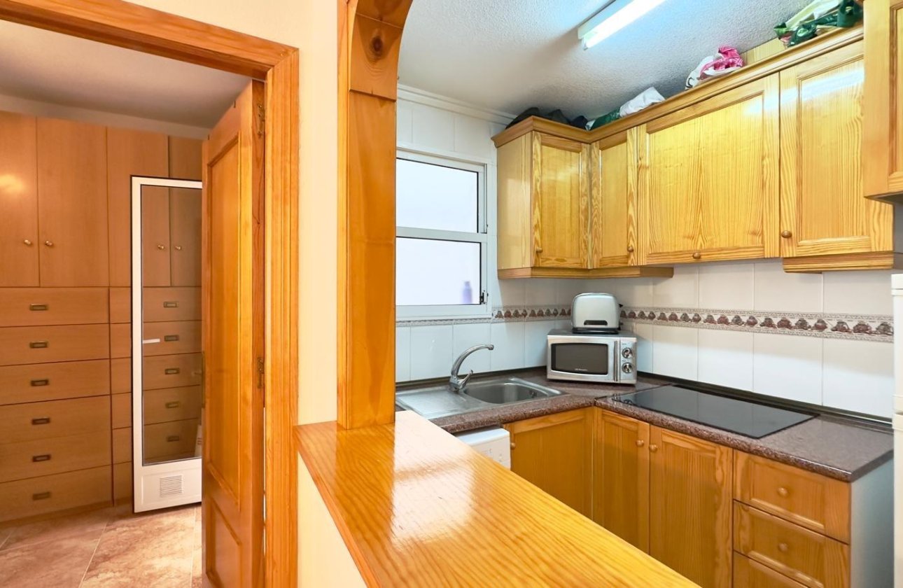 Resale - Apartment -
Torrevieja - Centro