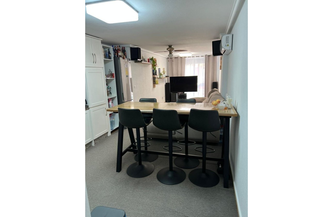 Resale - Apartment -
Torrevieja - Centro