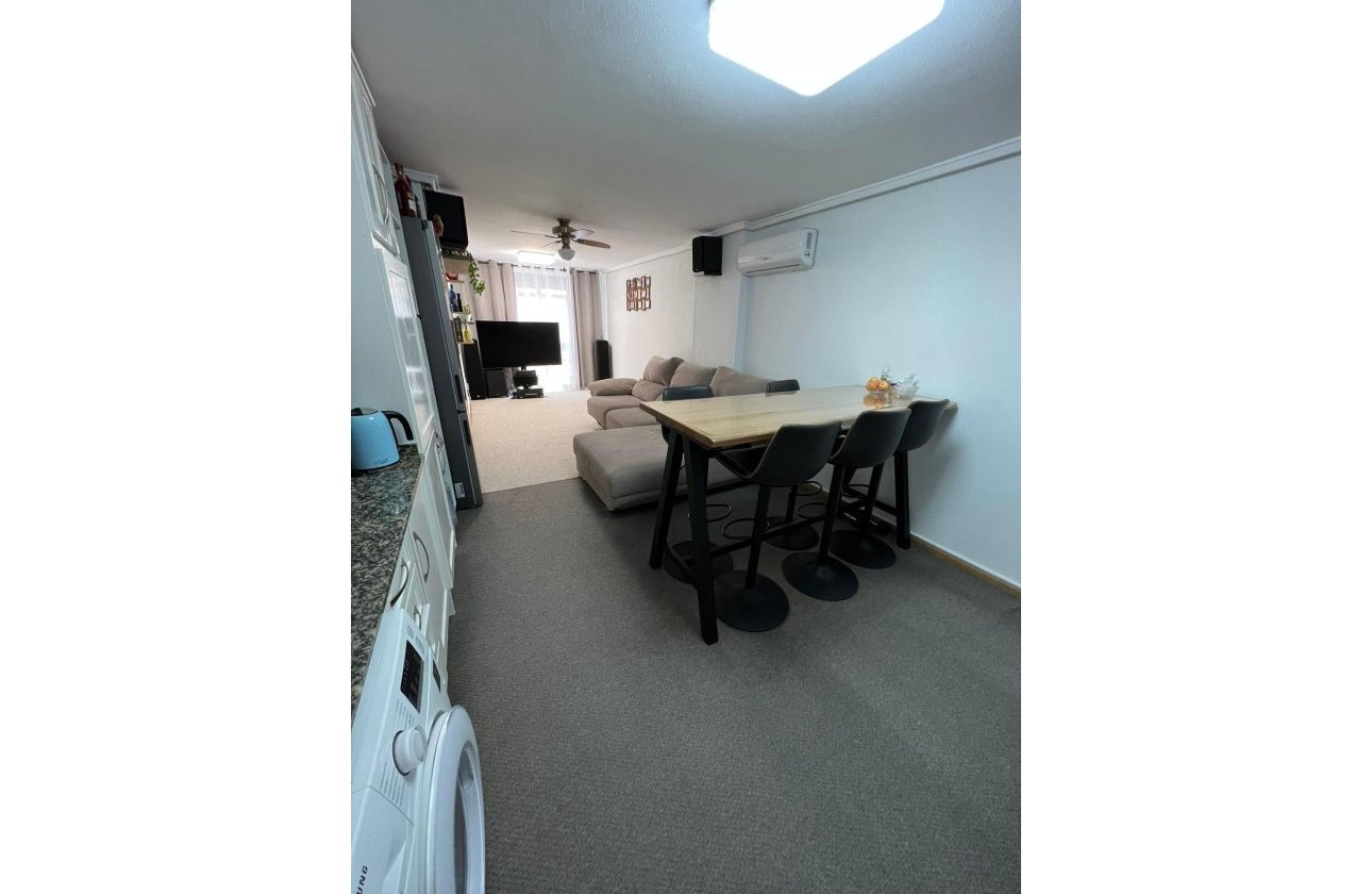 Resale - Apartment -
Torrevieja - Centro