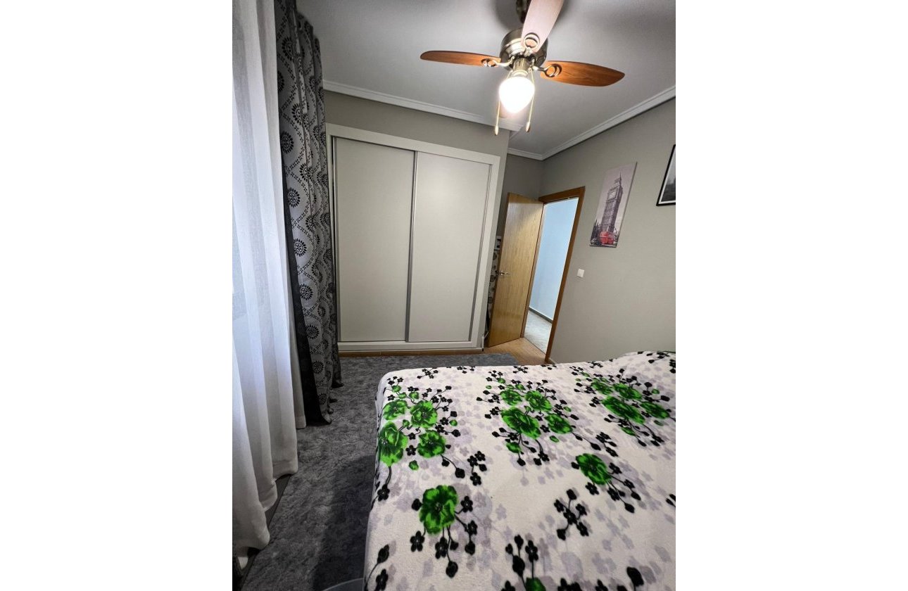 Resale - Apartment -
Torrevieja - Centro