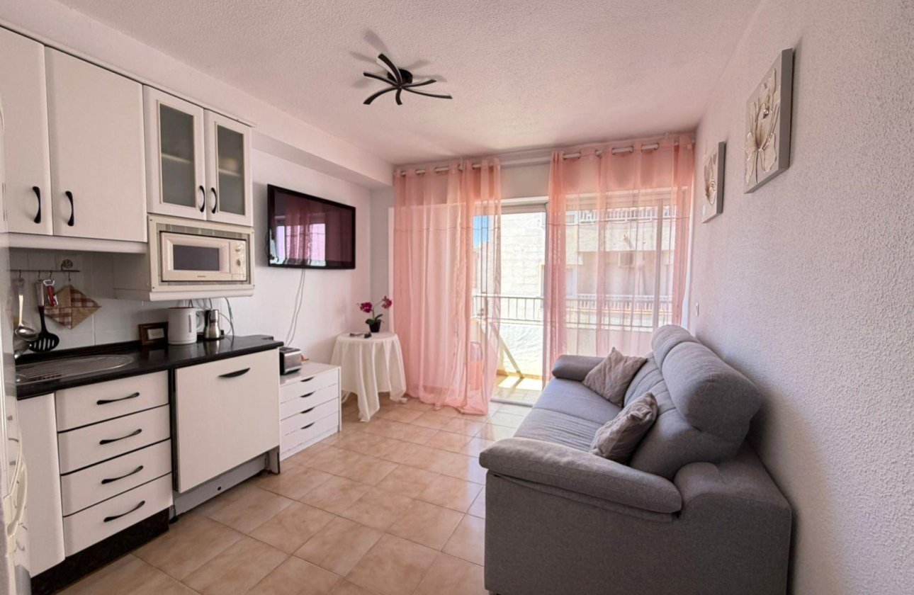 Resale - Apartment -
Torrevieja - Centro