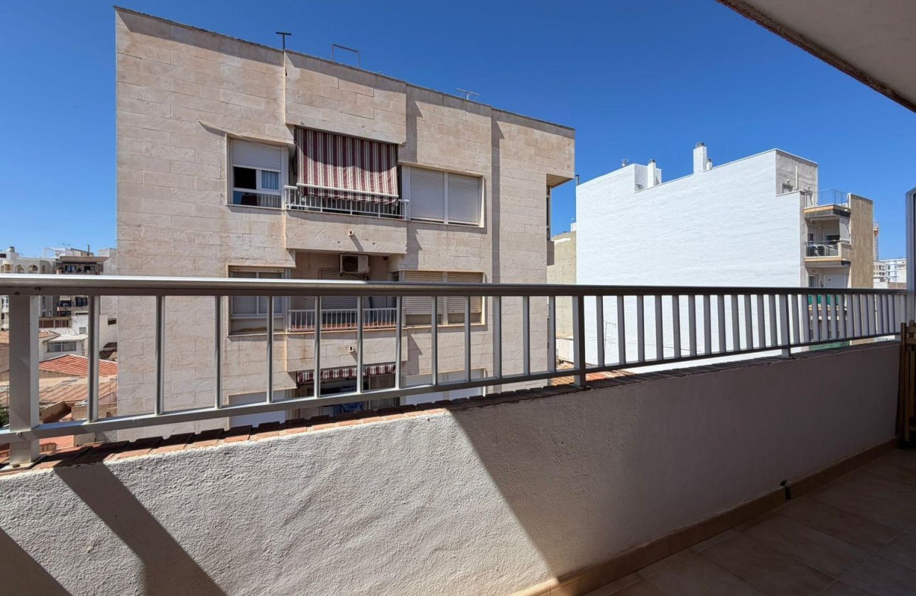 Resale - Apartment -
Torrevieja - Centro