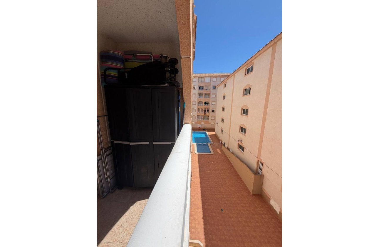 Resale - Apartment -
Torrevieja - Centro