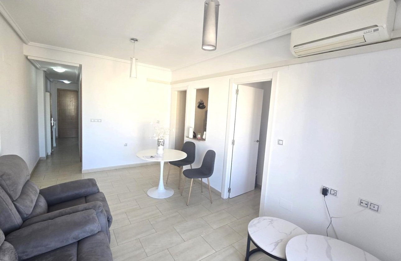 Resale - Apartment -
Torrevieja - Centro