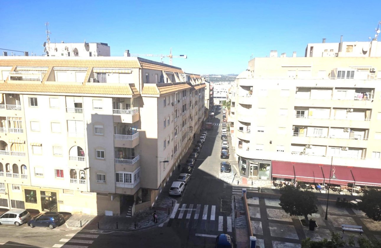 Resale - Apartment -
Torrevieja - Centro