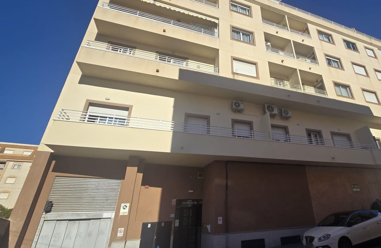 Resale - Apartment -
Torrevieja - Centro