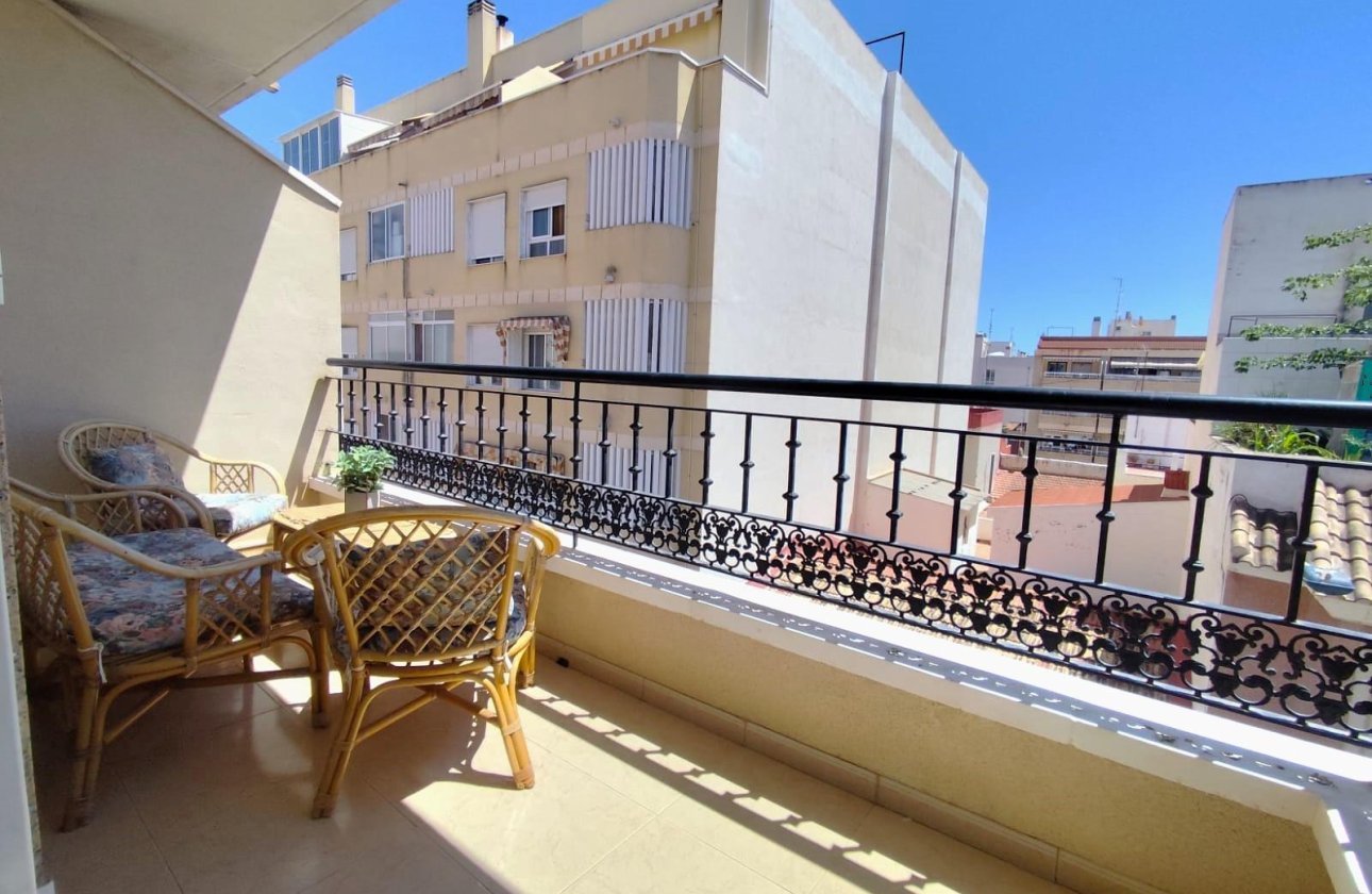 Resale - Apartment -
Torrevieja - Centro