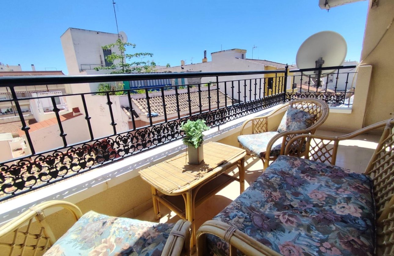 Resale - Apartment -
Torrevieja - Centro