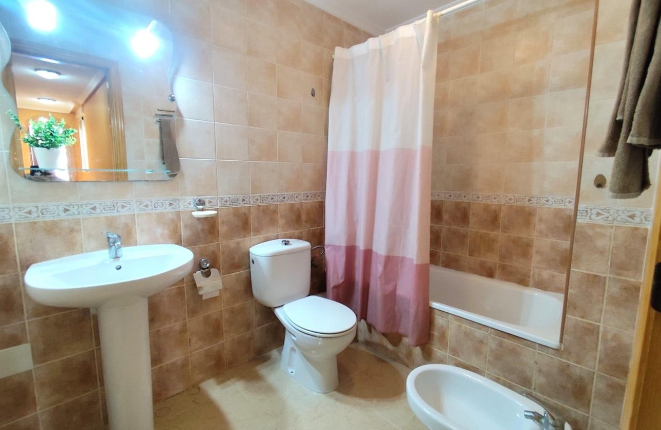 Resale - Apartment -
Torrevieja - Centro