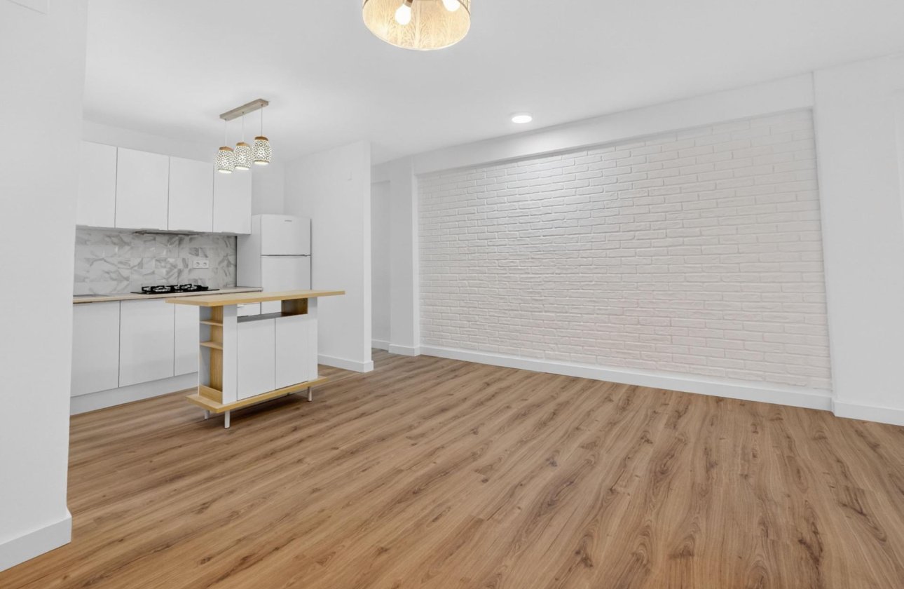 Resale - Apartment -
Torrevieja - Centro