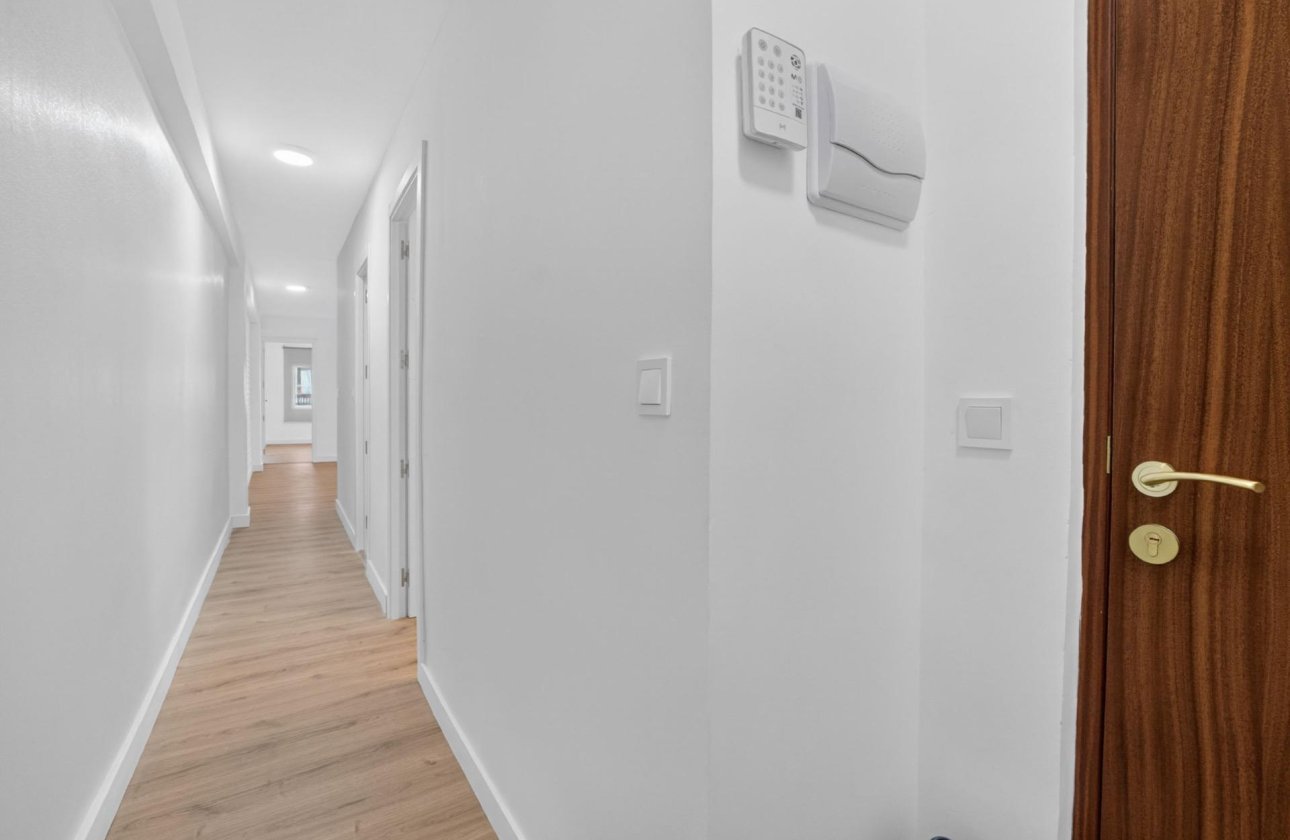 Resale - Apartment -
Torrevieja - Centro