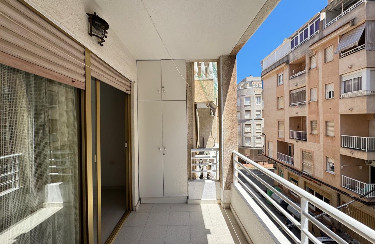 Resale - Apartment -
Torrevieja - Centro