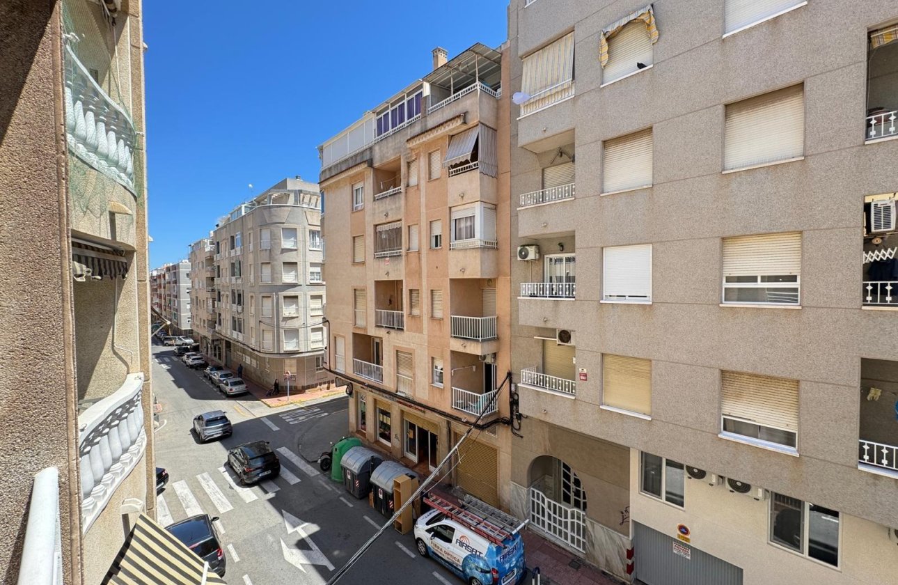 Resale - Apartment -
Torrevieja - Centro