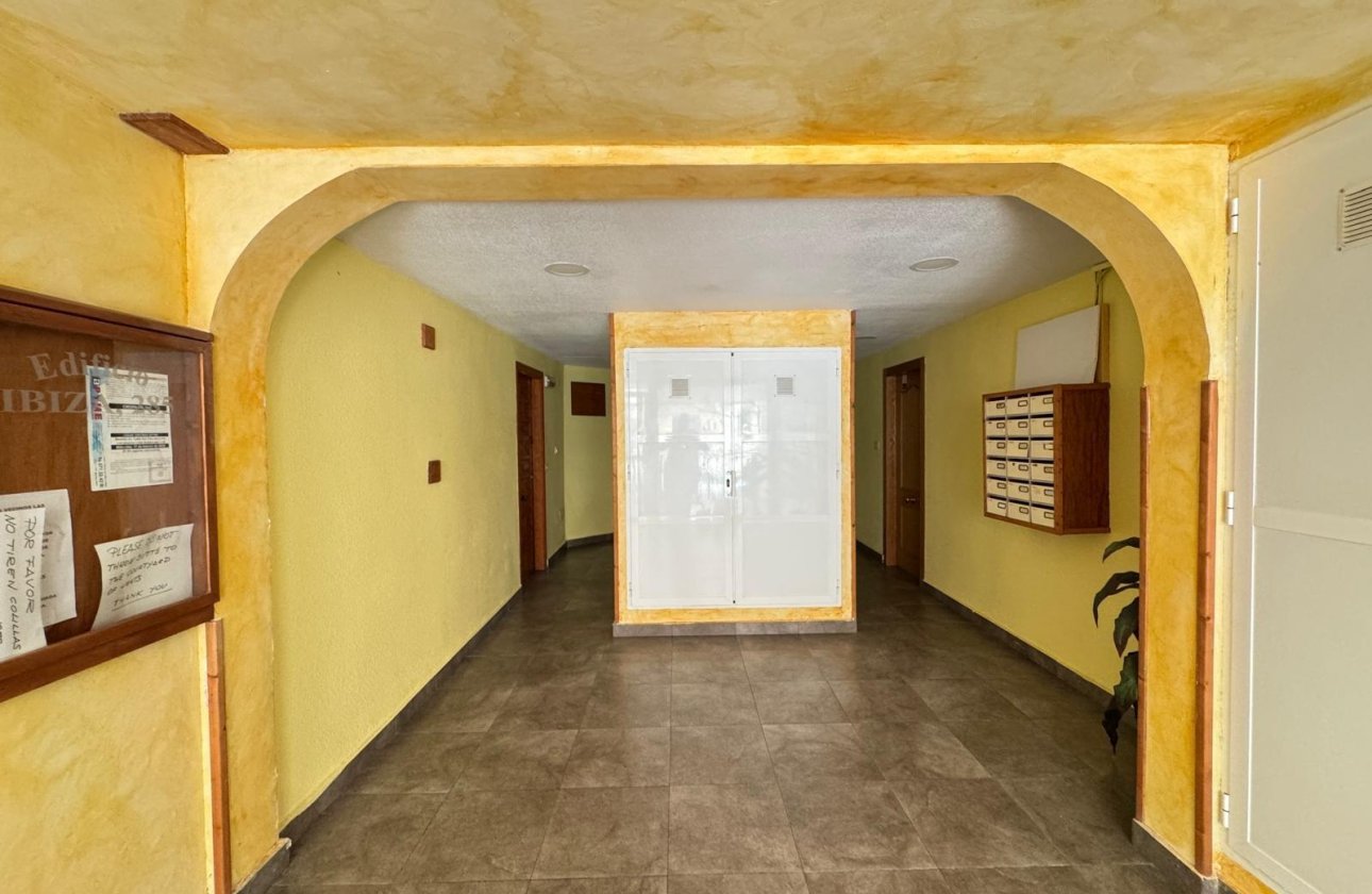 Resale - Apartment -
Torrevieja - Centro
