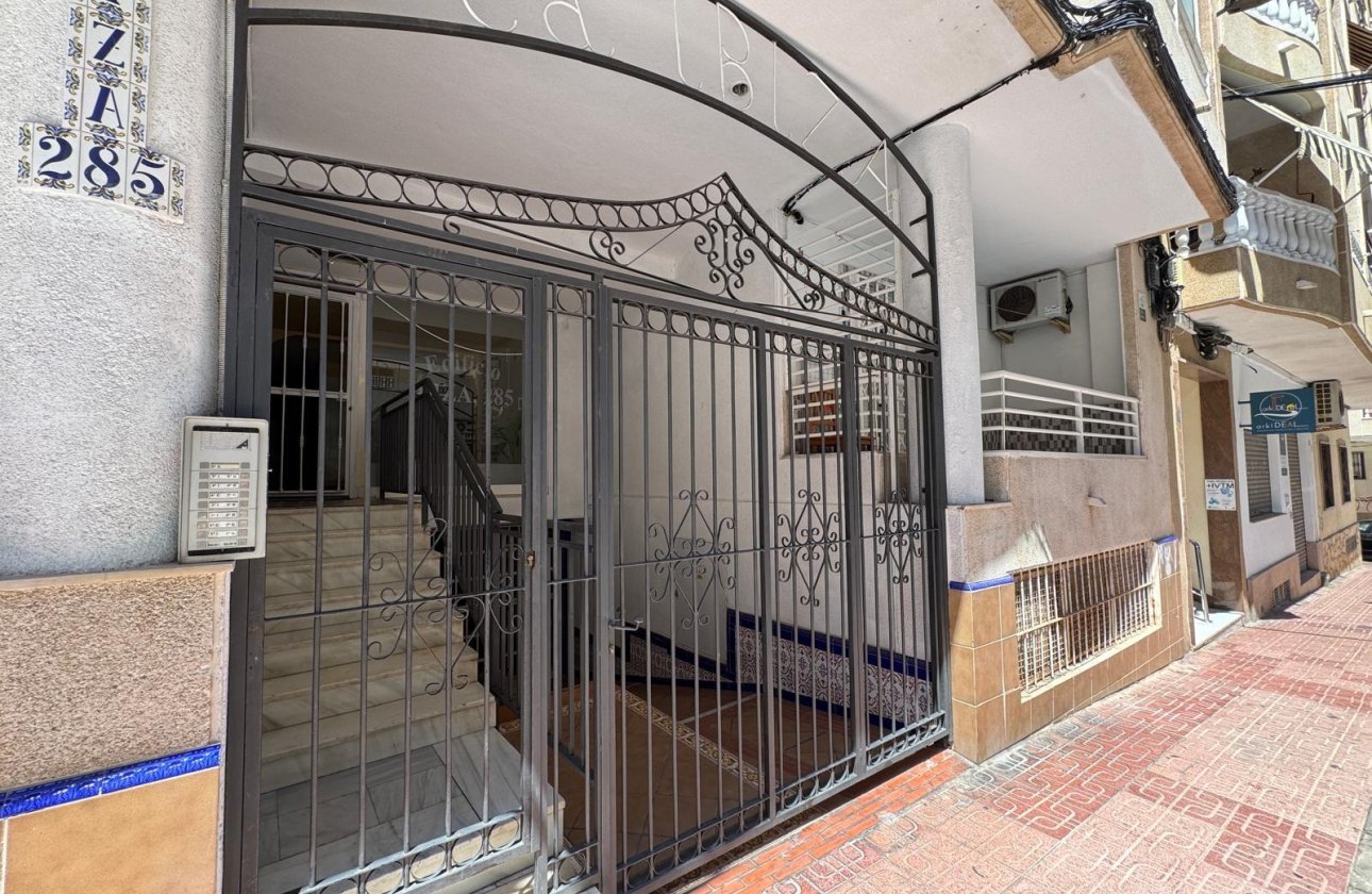 Resale - Apartment -
Torrevieja - Centro