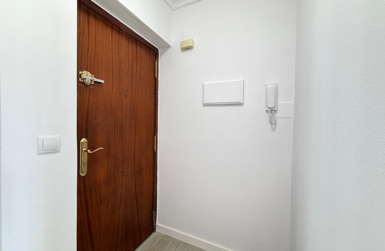 Resale - Apartment -
Torrevieja - Centro