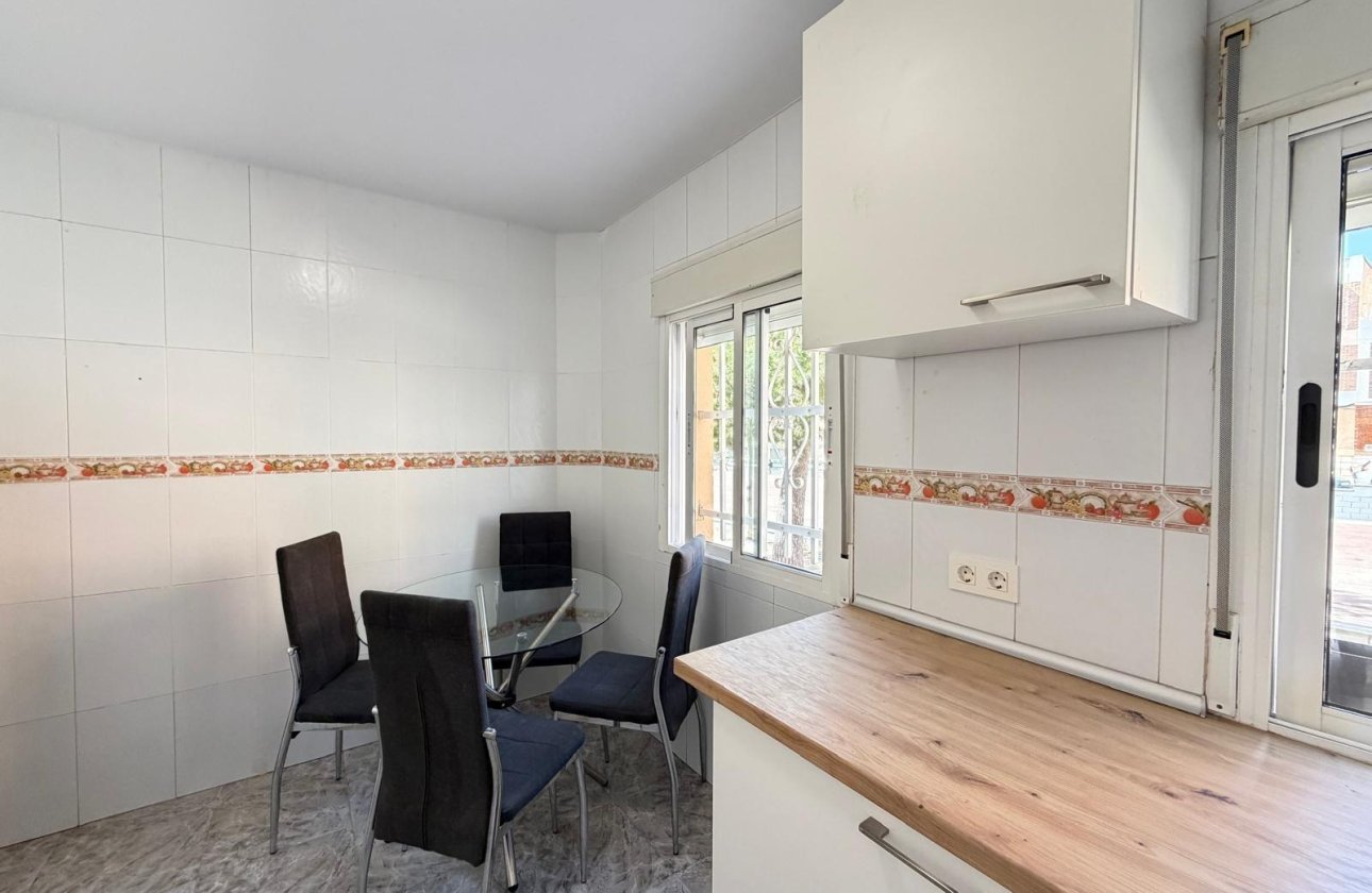 Resale - Apartment -
Torrevieja - Centro
