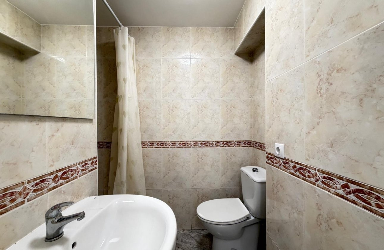Resale - Apartment -
Torrevieja - Centro