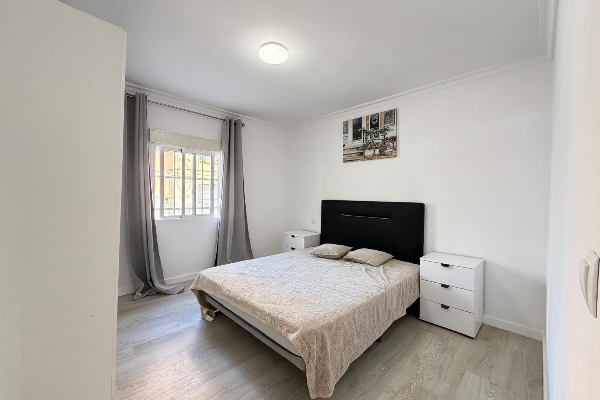 Resale - Apartment -
Torrevieja - Centro