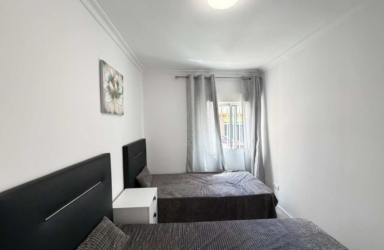 Resale - Apartment -
Torrevieja - Centro