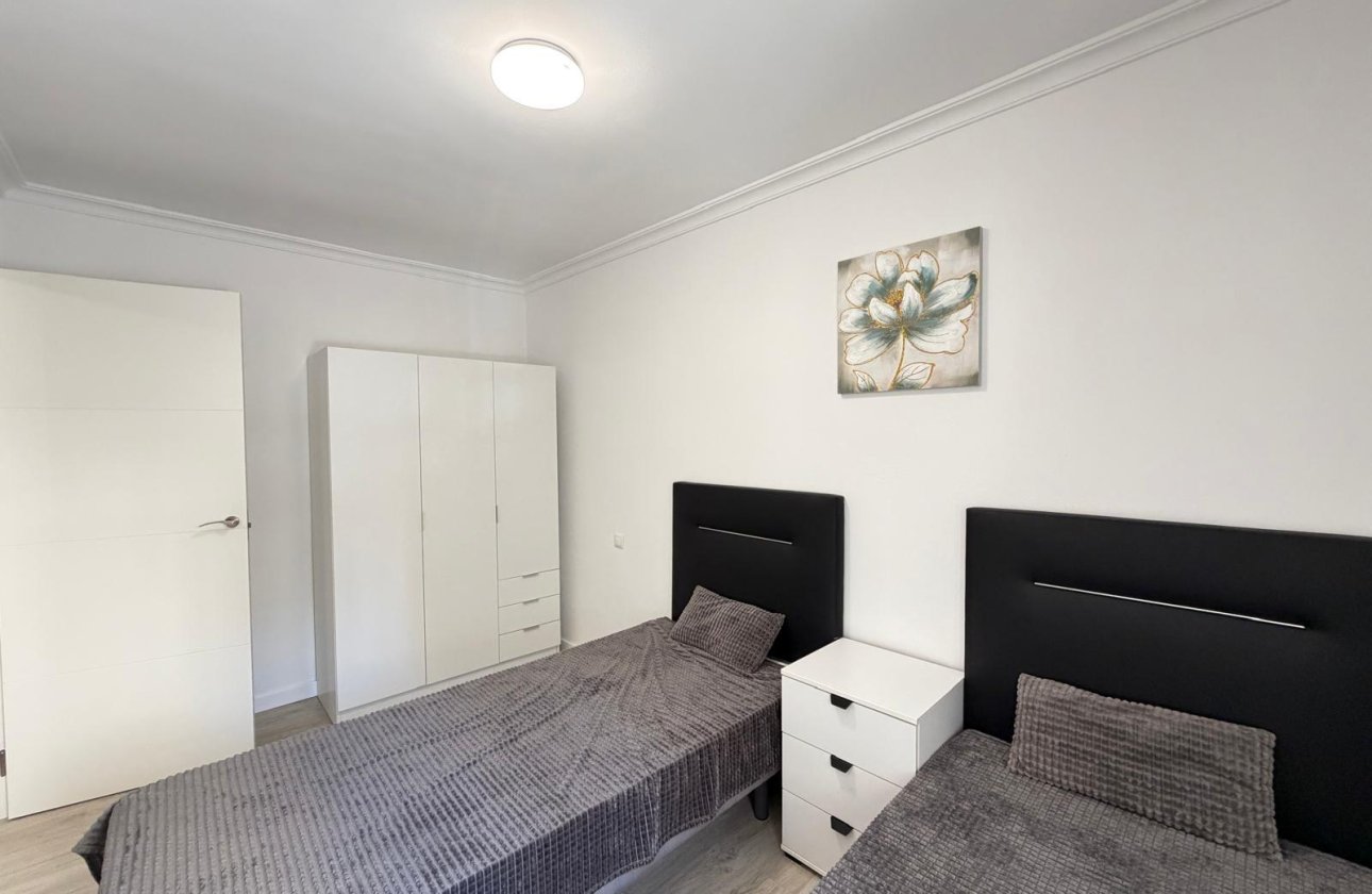 Resale - Apartment -
Torrevieja - Centro