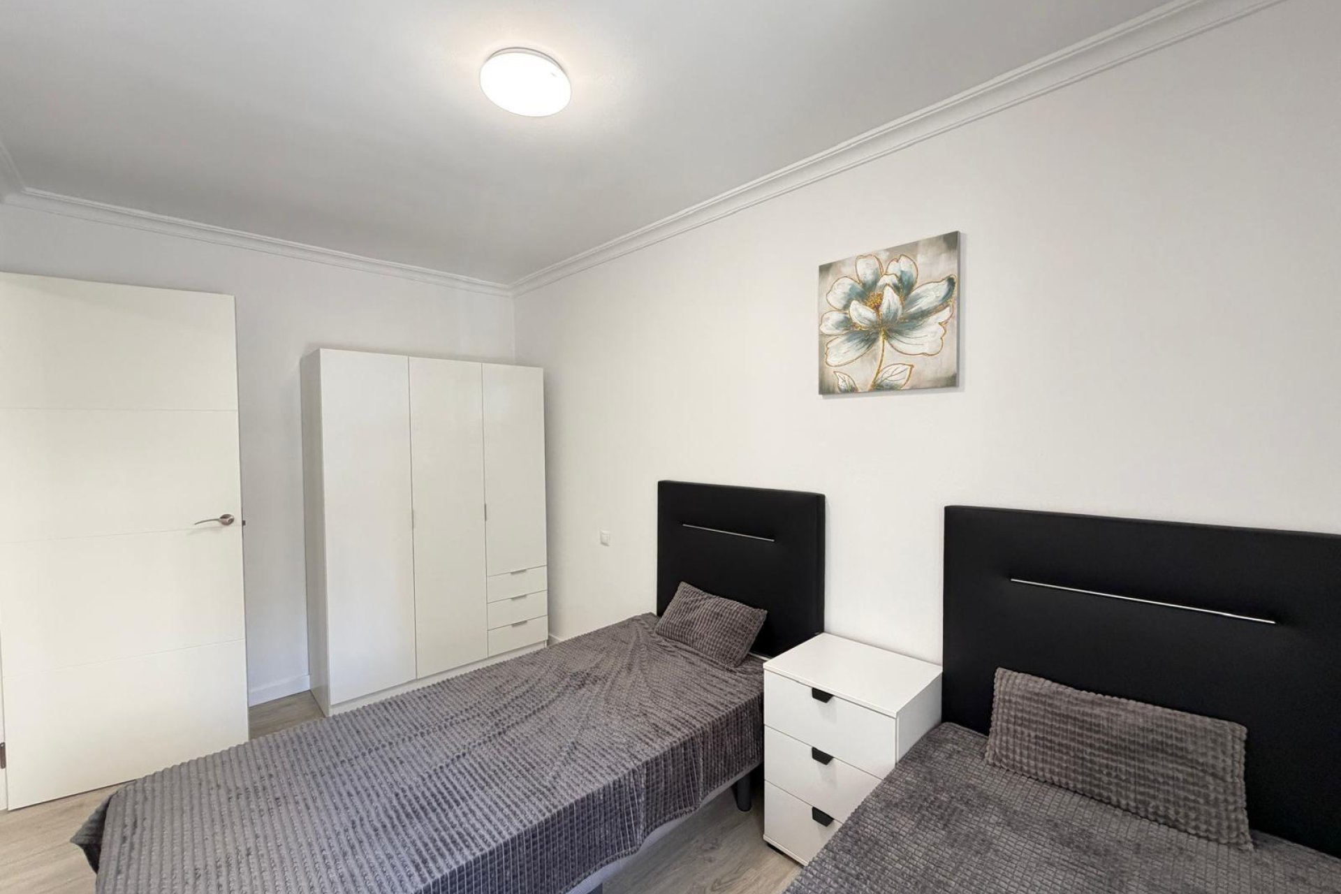 Resale - Apartment -
Torrevieja - Centro
