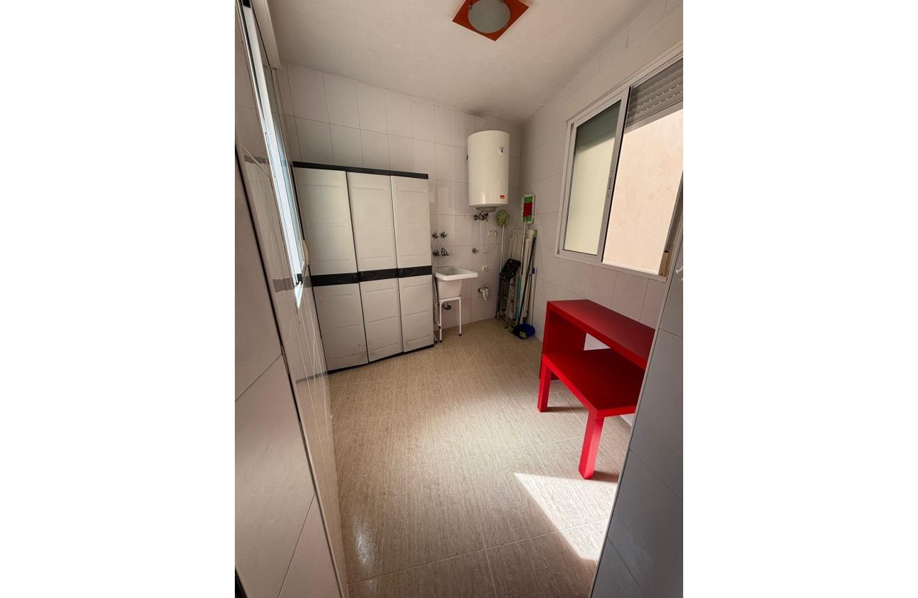 Resale - Apartment -
Torrevieja - Centro