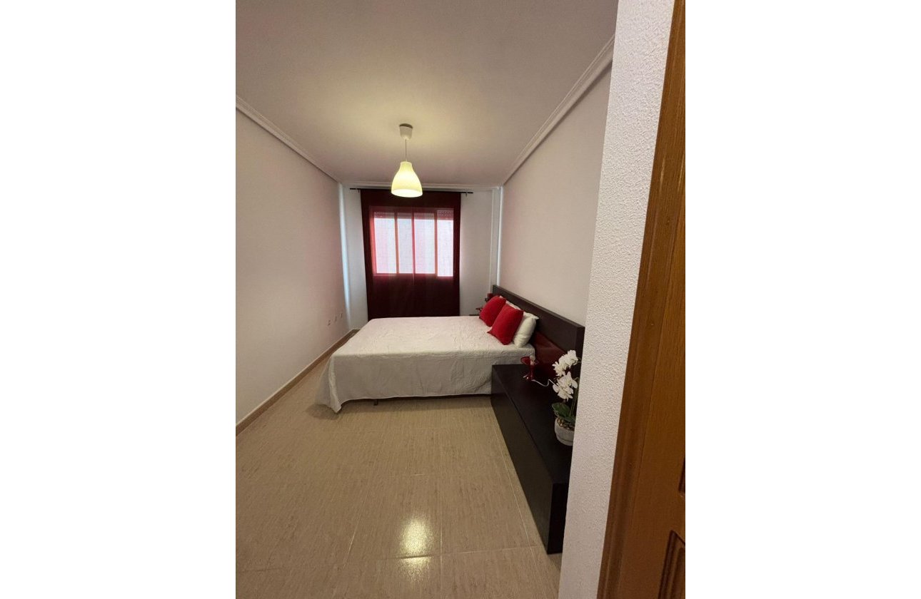 Resale - Apartment -
Torrevieja - Centro