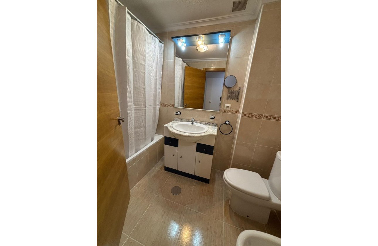 Resale - Apartment -
Torrevieja - Centro